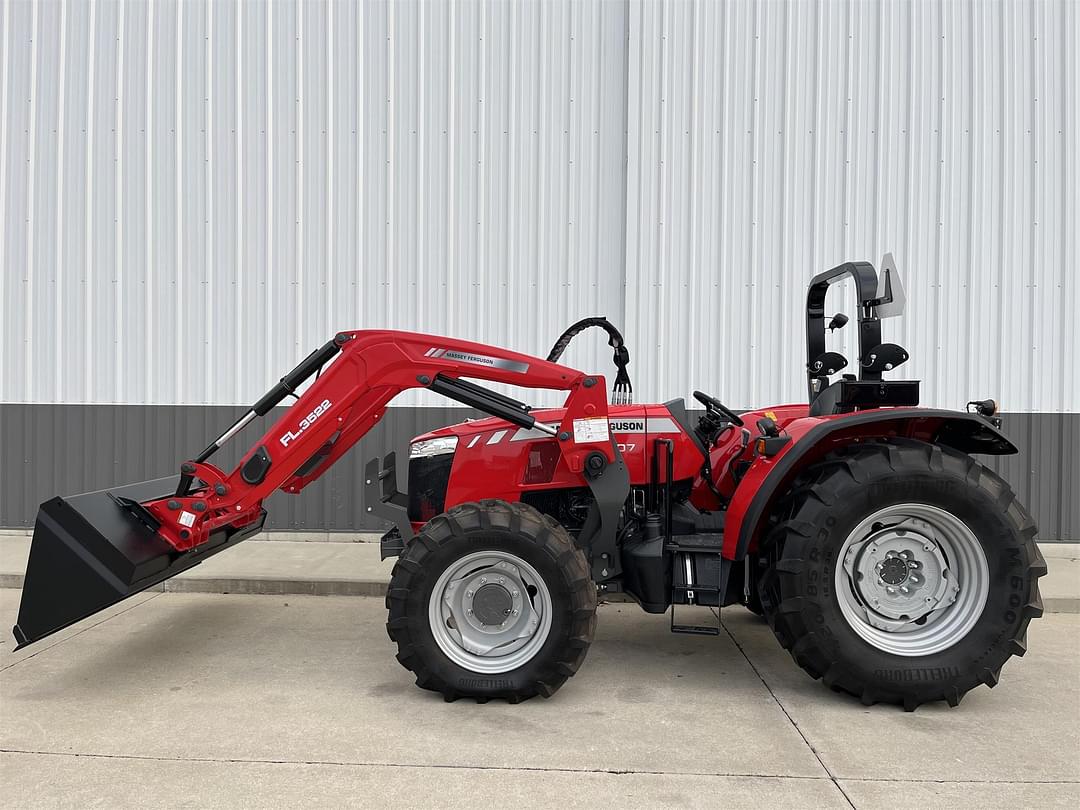 Image of Massey Ferguson 4707 Primary Image