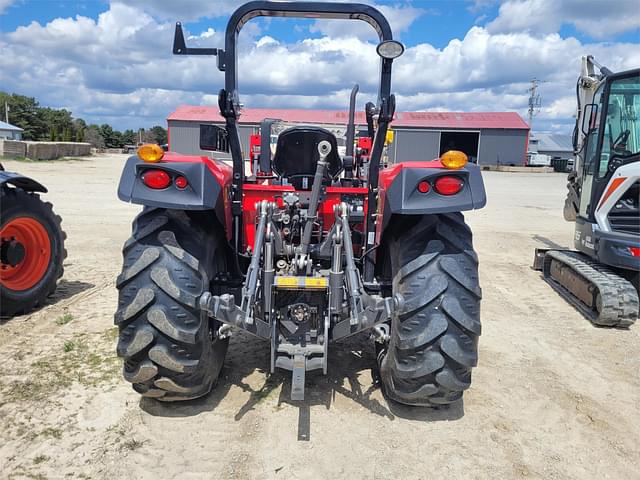 Image of Massey Ferguson 4707 equipment image 2