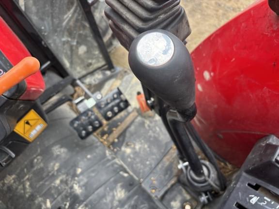Image of Massey Ferguson 4707 equipment image 4