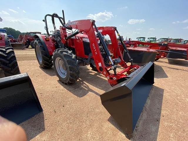 Image of Massey Ferguson 4707 equipment image 3