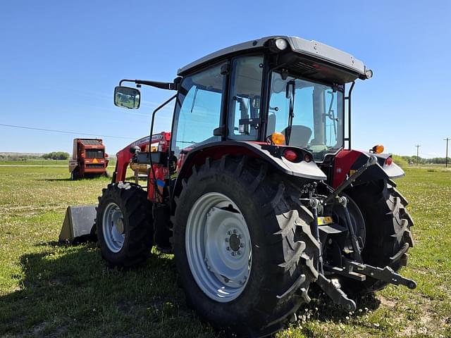 Image of Massey Ferguson 4710 equipment image 3