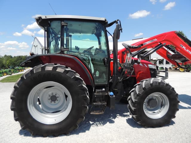 Image of Massey Ferguson 5710 equipment image 4