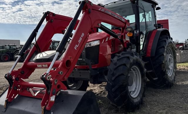 Image of Massey Ferguson 5711 equipment image 3
