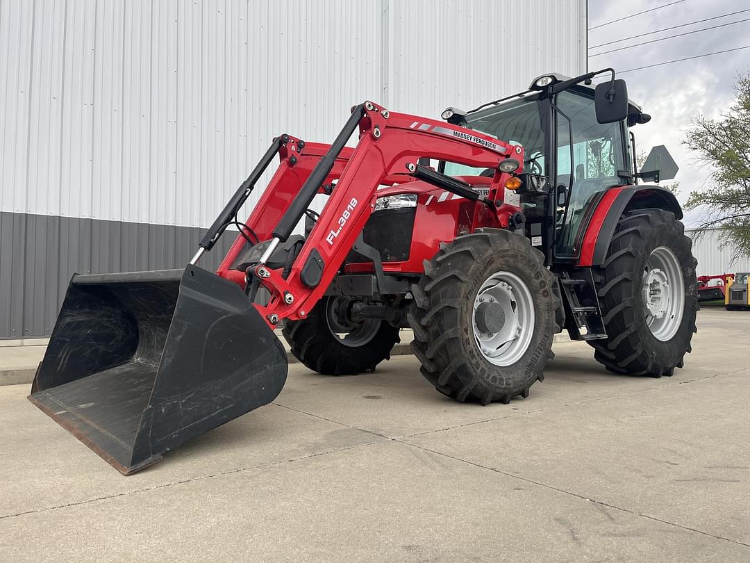 Image of Massey Ferguson 5711 Primary image
