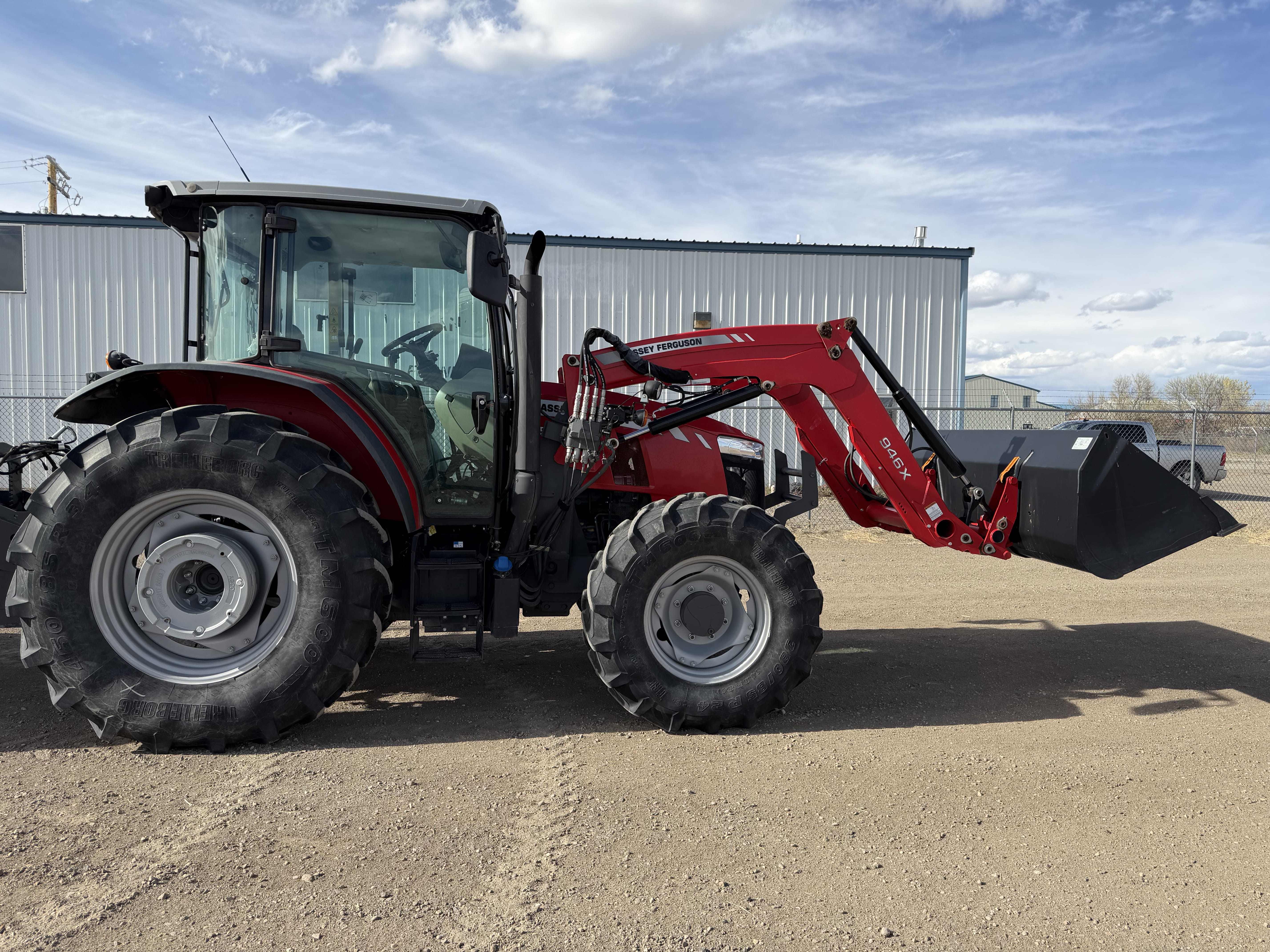 2022 Massey Ferguson 5711 Equipment Image0
