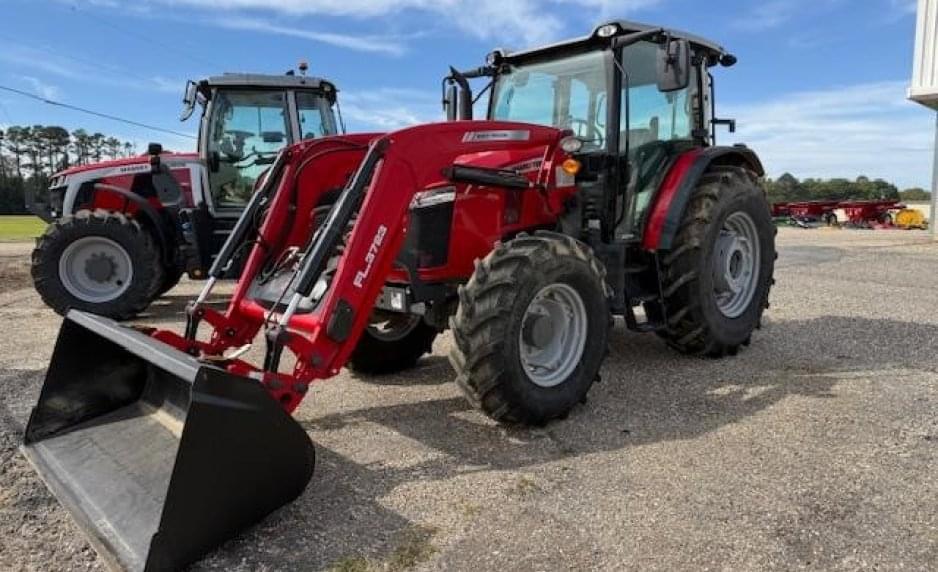 Image of Massey Ferguson 5711 Primary image