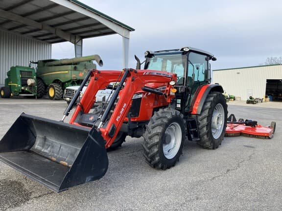 Image of Massey Ferguson 5711 equipment image 1