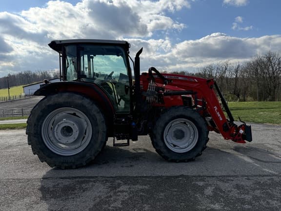 Image of Massey Ferguson 5711 equipment image 1