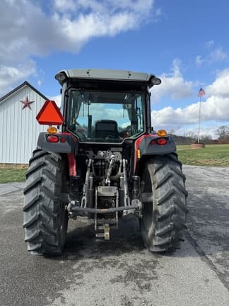 Image of Massey Ferguson 5711 equipment image 4