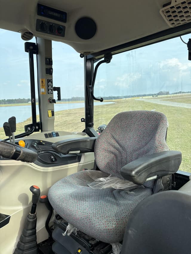 Image of Massey Ferguson 6713 equipment image 4