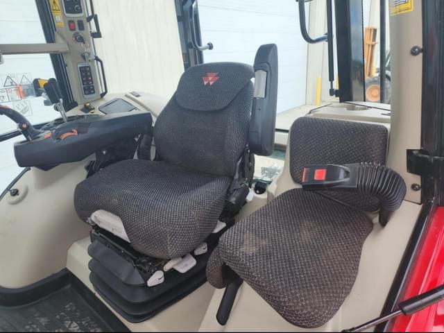 Image of Massey Ferguson 7720S equipment image 4