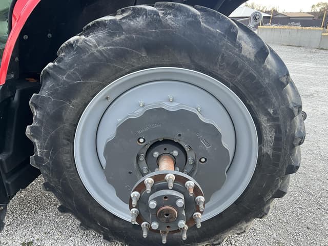 Image of Massey Ferguson 7724S equipment image 3