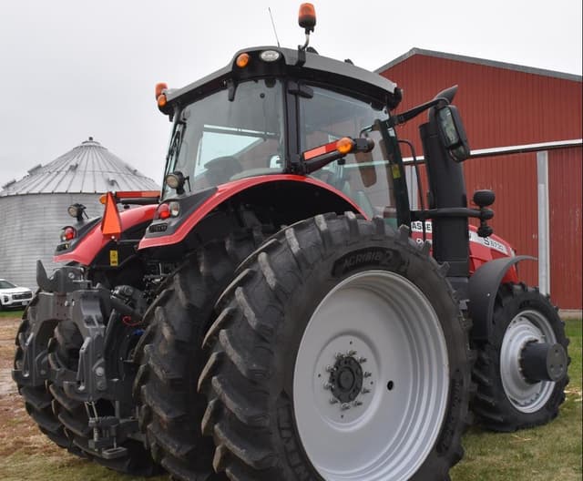 Image of Massey Ferguson 8730S equipment image 3