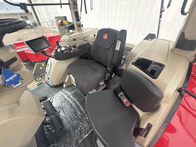 Image of Massey Ferguson 8730S equipment image 2