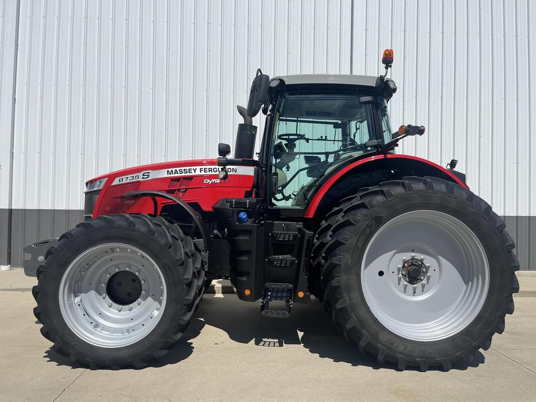Image of Massey Ferguson 8735S Primary image