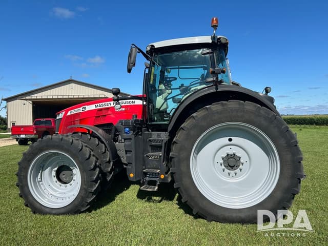 Image of Massey Ferguson 8735S equipment image 3