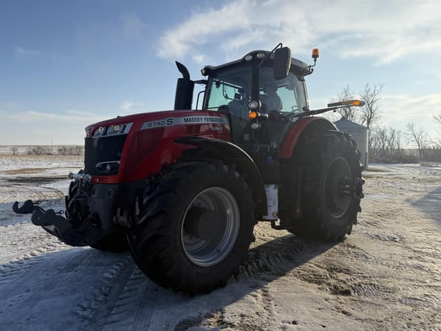 Image of Massey Ferguson 8740S equipment image 4