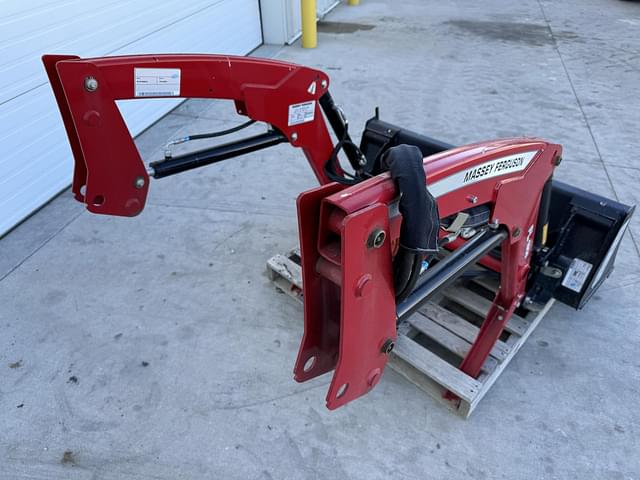 Image of Massey Ferguson FL1805 equipment image 2