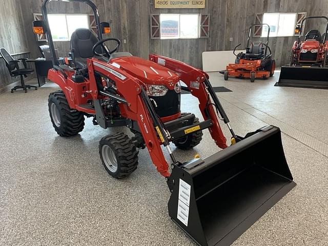 Image of Massey Ferguson GC1723E equipment image 4