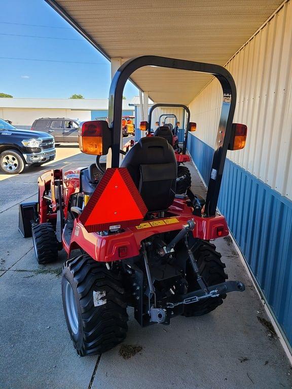 Image of Massey Ferguson GC1723E equipment image 2