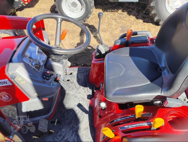 Image of Massey Ferguson GC1723E equipment image 3