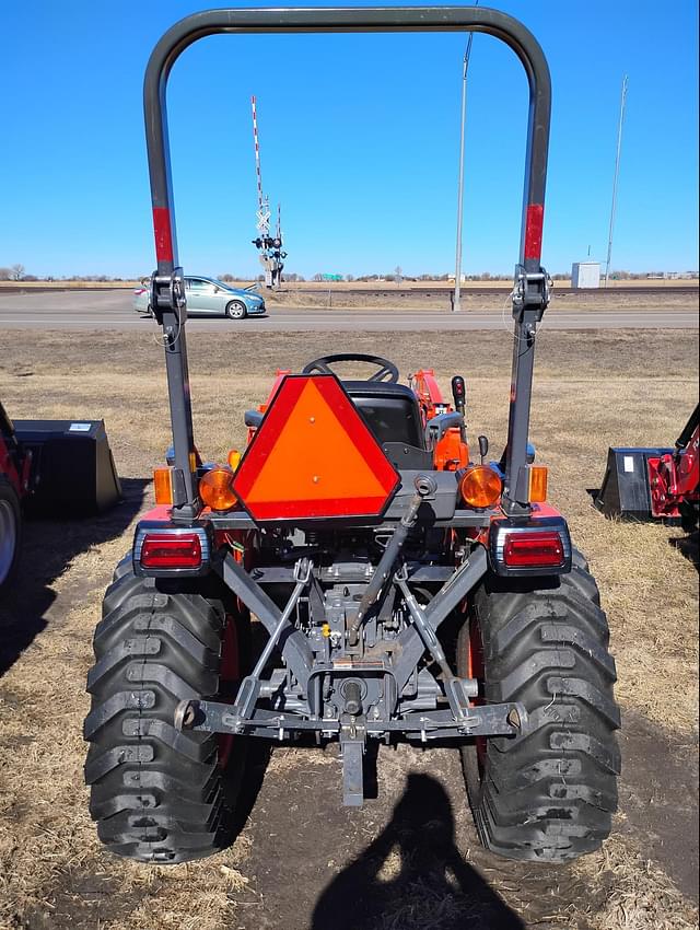 Image of Massey Ferguson GC1723E equipment image 1