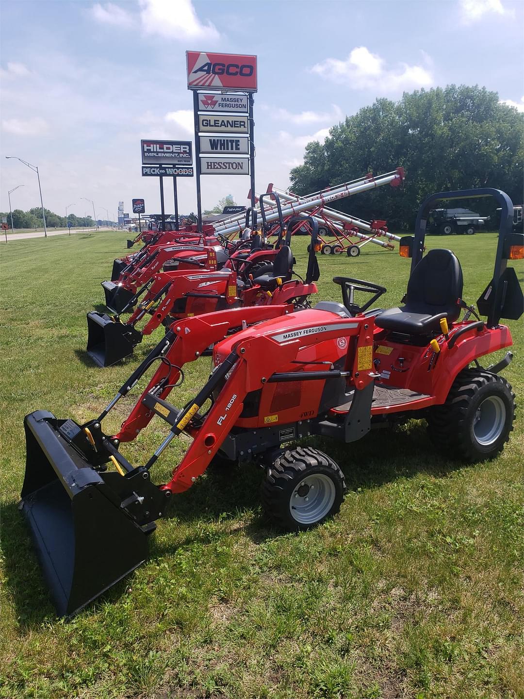 Image of Massey Ferguson GC1723E Primary image