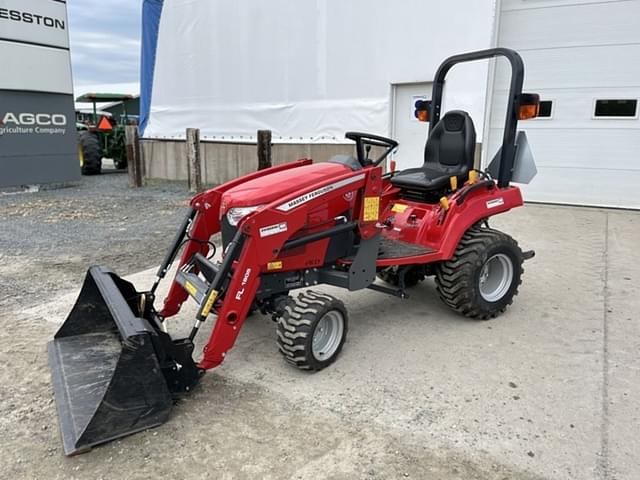 Image of Massey Ferguson GC1723E equipment image 2