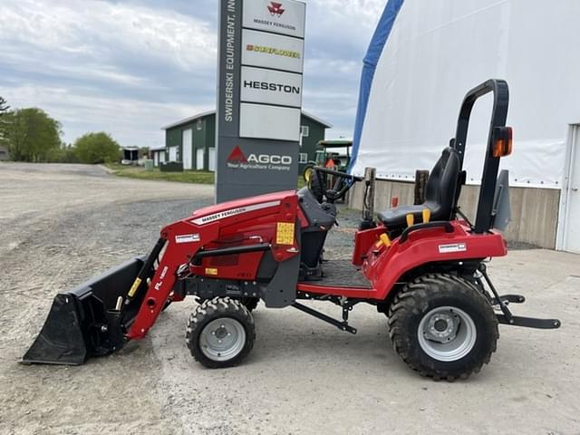 Image of Massey Ferguson GC1723E equipment image 4