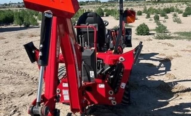 Image of Massey Ferguson GC1723EB equipment image 4