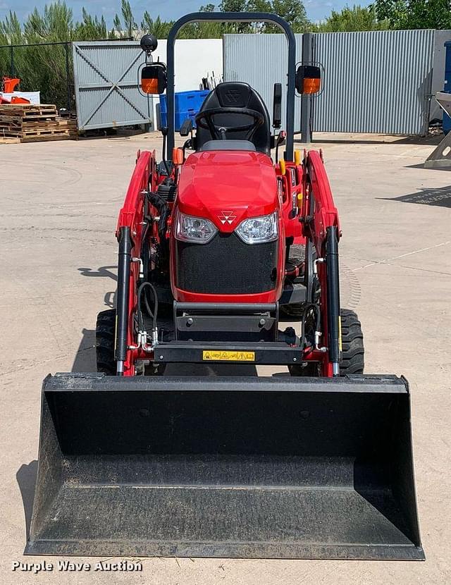 Image of Massey Ferguson GC1725M equipment image 1