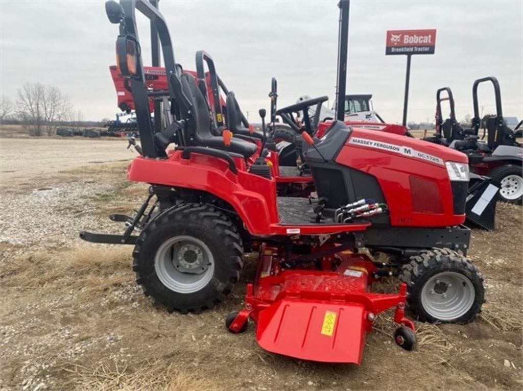 2022 Massey Ferguson GC1725M Equipment Image0