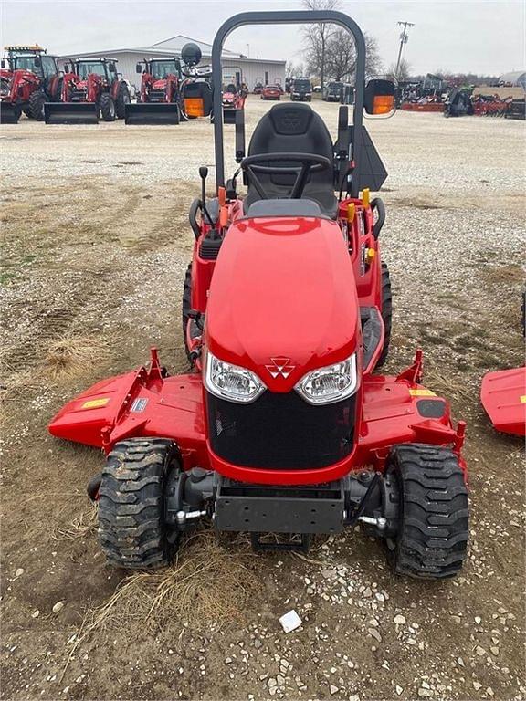 Image of Massey Ferguson GC1725M equipment image 1