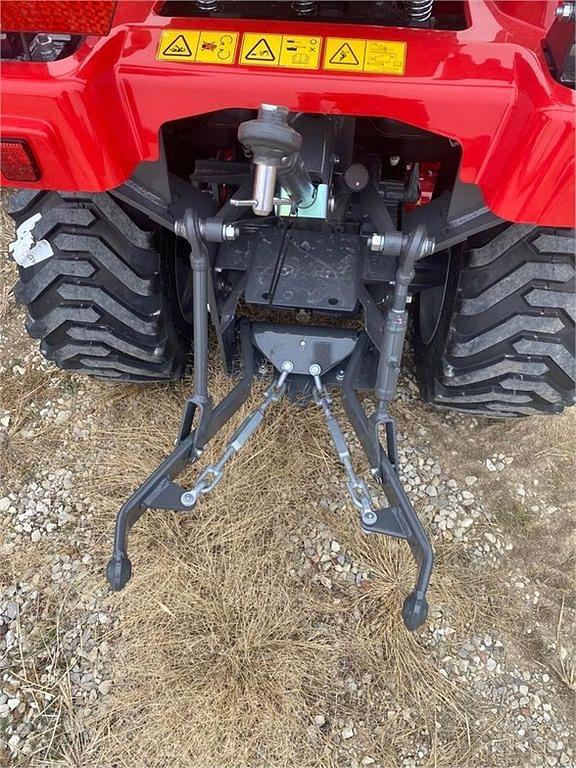 Image of Massey Ferguson GC1725M equipment image 4