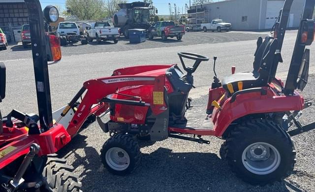 Image of Massey Ferguson GC1725M equipment image 2