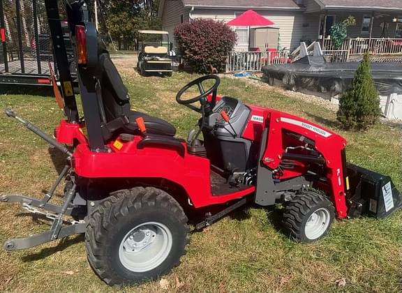 Image of Massey Ferguson GC1725M equipment image 4