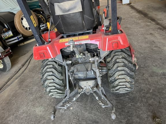 Image of Massey Ferguson GC1725M equipment image 4