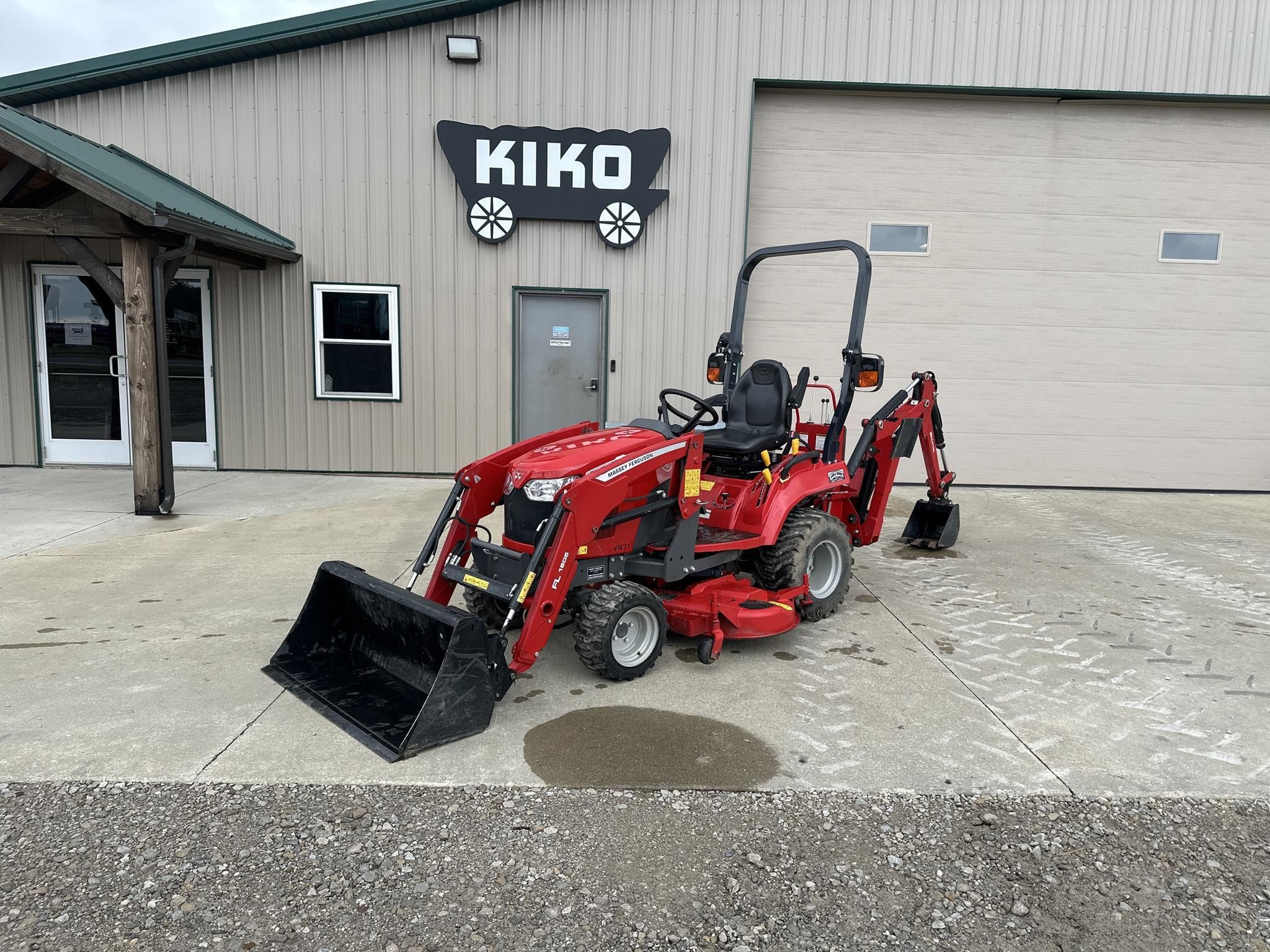 2022 Massey Ferguson GC1725MB Equipment Image0