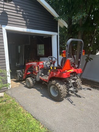2022 Massey Ferguson GC2310 Equipment Image0