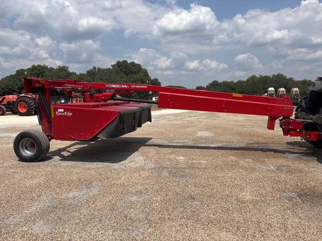 Image of Massey Ferguson 1376 equipment image 4