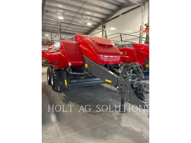 Image of Massey Ferguson LB2234XD equipment image 2