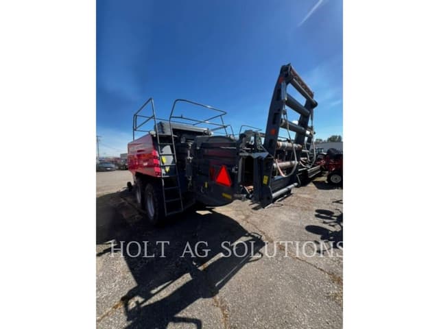 Image of Massey Ferguson LB2234XD equipment image 2
