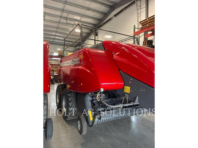 Image of Massey Ferguson LB2234XD equipment image 2