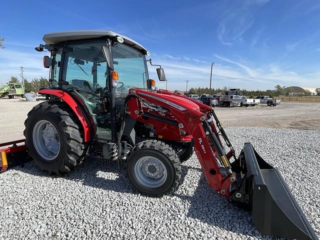 Image of Massey Ferguson 1840M equipment image 1