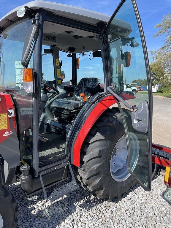 Image of Massey Ferguson 1840M equipment image 3