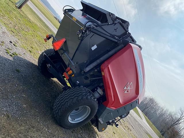 Image of Massey Ferguson RB4160V equipment image 4