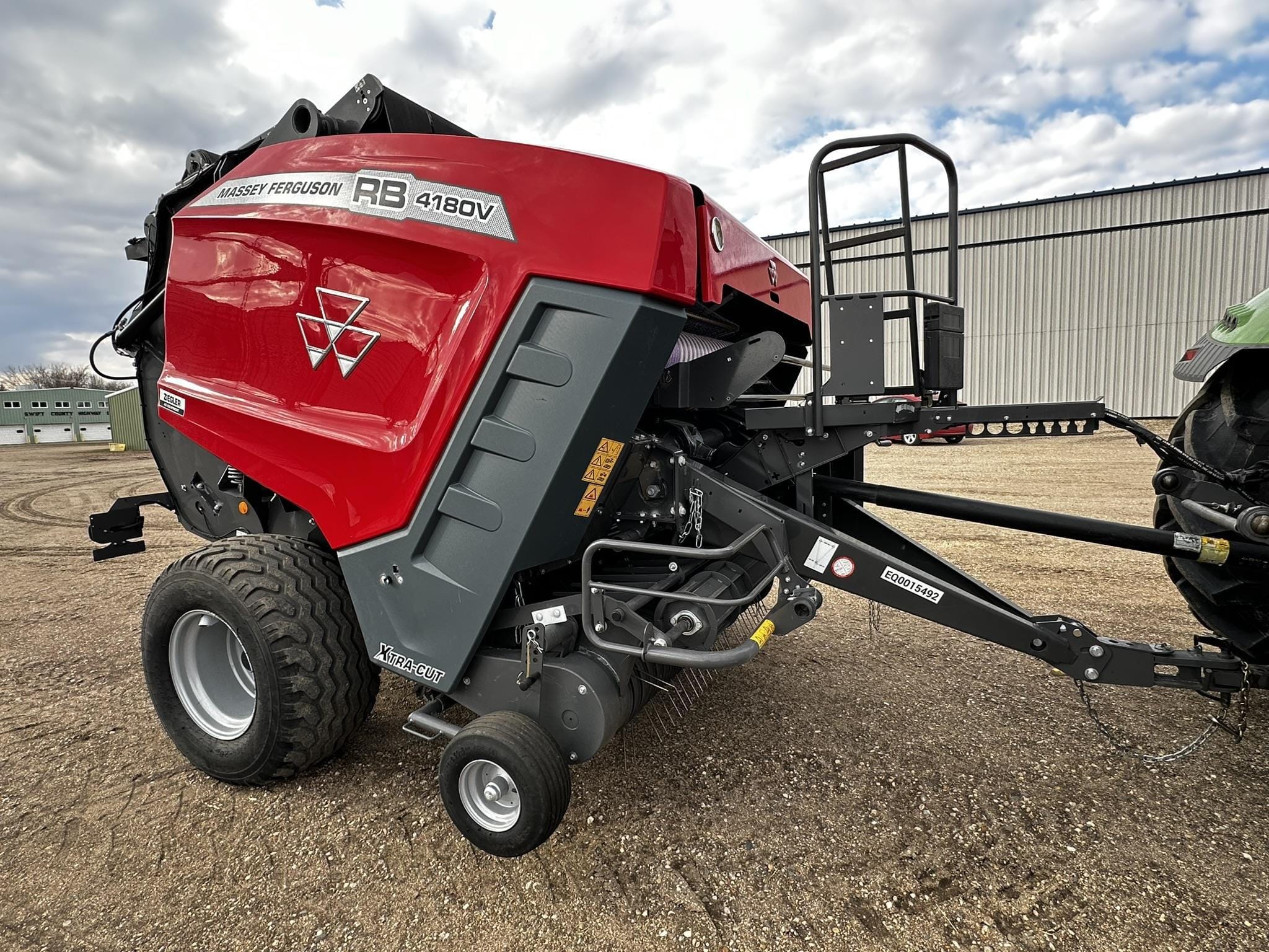 Main image Massey Ferguson RB4180V