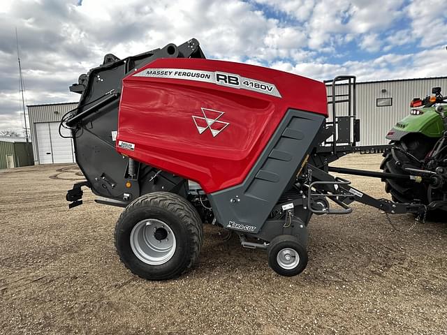 Image of Massey Ferguson RB4180V equipment image 3