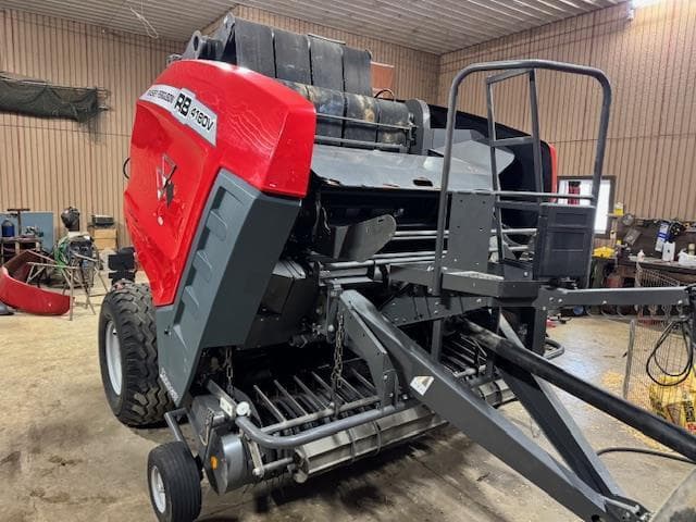 Image of Massey Ferguson RB4180V equipment image 2