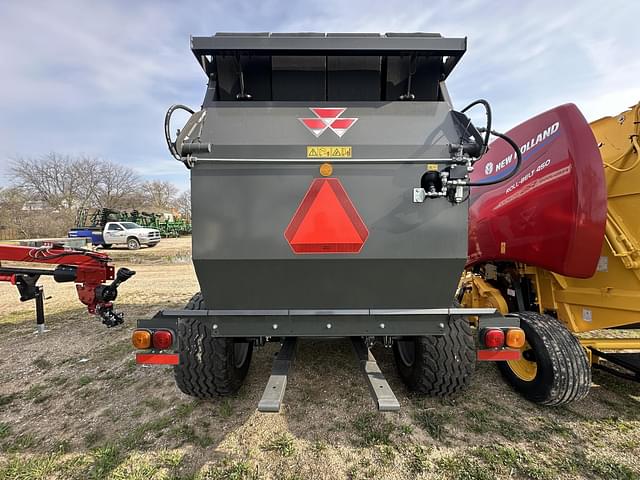 Image of Massey Ferguson RB4180V equipment image 3